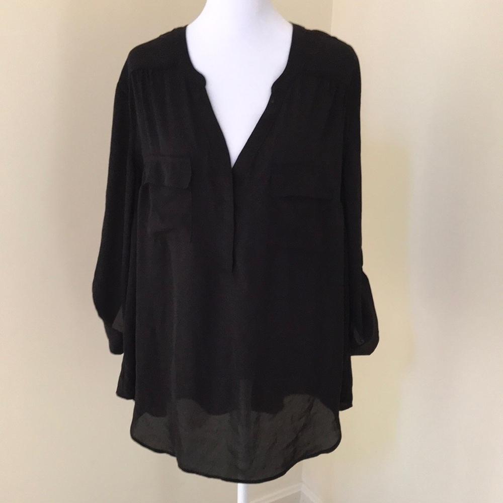 Torrid 2X black Harper tab sleeve blouse.